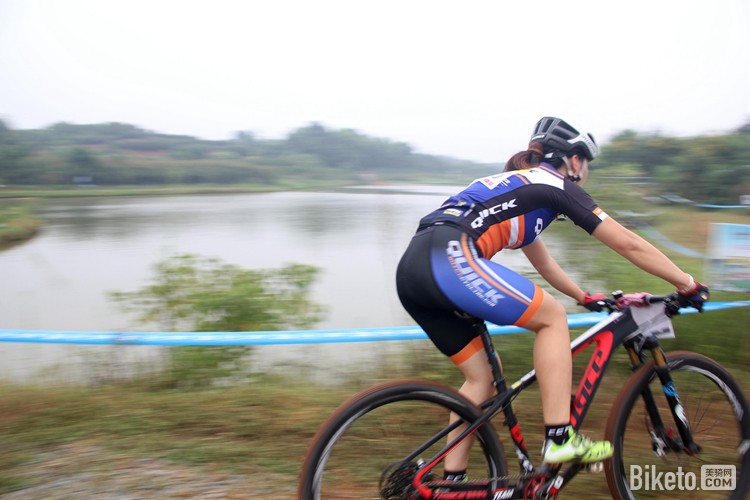 ��ͷ��ɽ��ԽҰ��