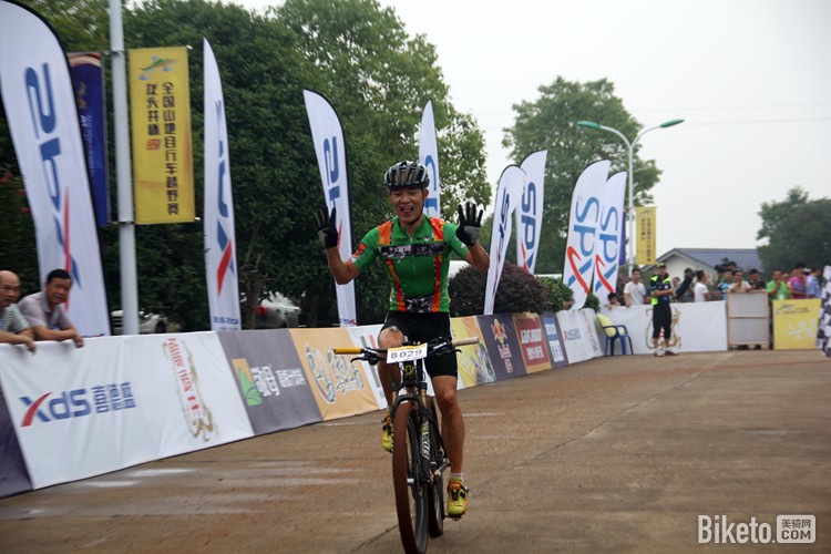 ��ͷ��ɽ��ԽҰ��