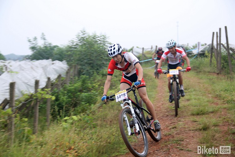 ��ͷ��ɽ��ԽҰ��