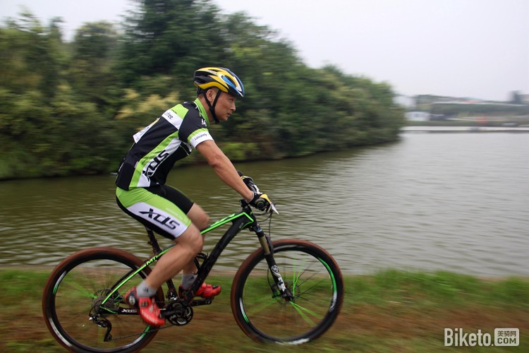 ��ͷ��ɽ��ԽҰ��