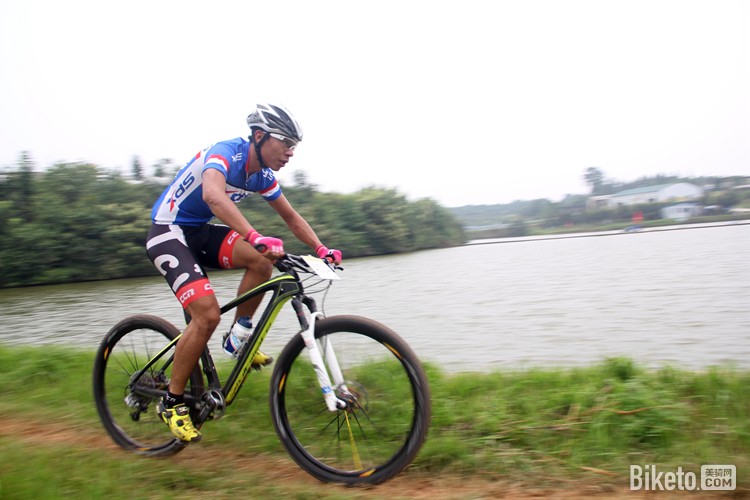 ��ͷ��ɽ��ԽҰ��