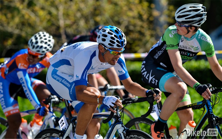 乐卡克为环中国重金打造四色领骑衫|自行车比