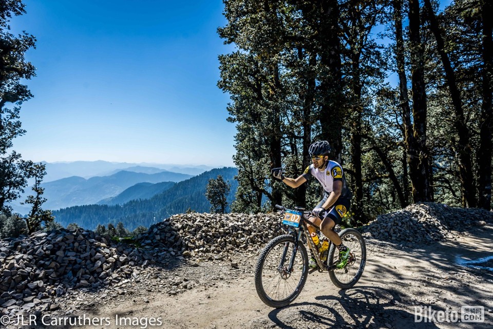 ϲ������ɽ��Ӣ��������