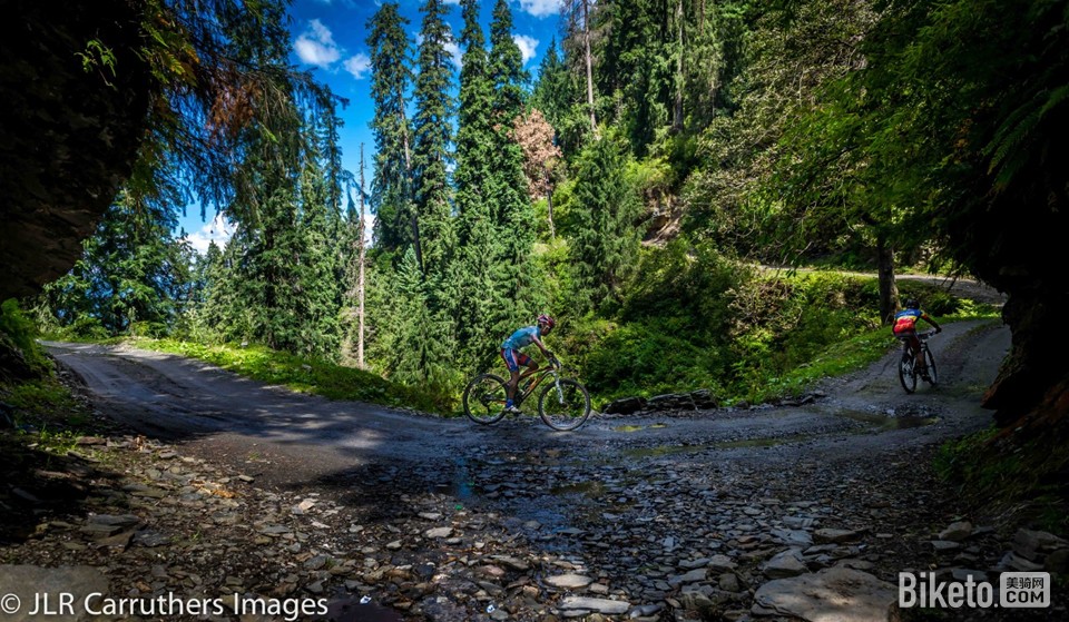 ϲ������ɽ��Ӣ��������