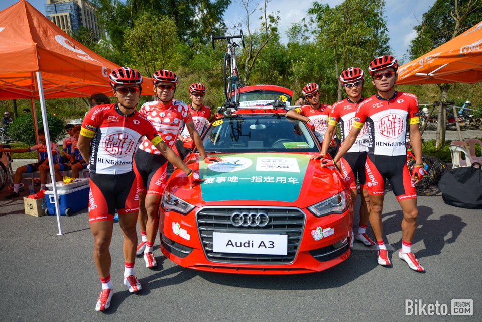 赛前恒翔洲际队合影留念 环福州 赛前恒翔洲际队合影留念 环福州