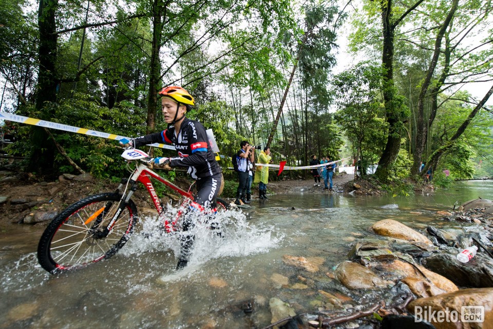 井冈山杜鹃花节山地自行车骑行乐 井冈山杜鹃花节山地自行车骑行乐