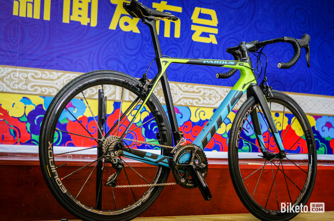 2.瑞豹Super5现场展示,没有from somewhere品牌战略,踏踏实实的中国造,首先要给民族产品点赞.jpg 2.瑞豹Super5现场展示,没有from somewhere品牌战略,踏踏实实的中国造,首先要给民族产品点赞.jpg