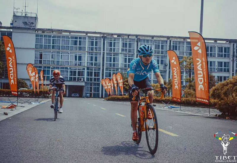 骑闯天路 骑闯天路