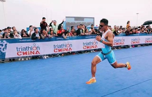 拼达终点时,巴斯的心率是203… 拼达终点时,巴斯的心率是203…