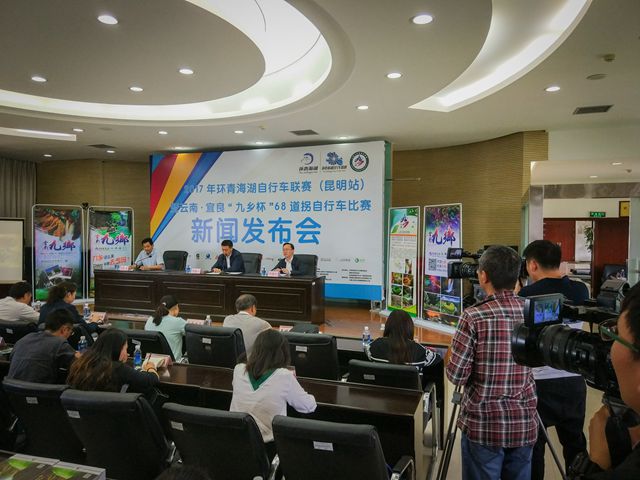 ���ຣ�����г���������վ