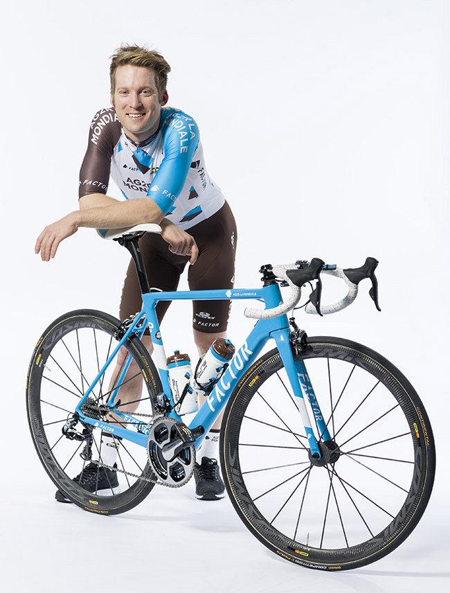 BAKELANTS_velo.jpg BAKELANTS_velo.jpg