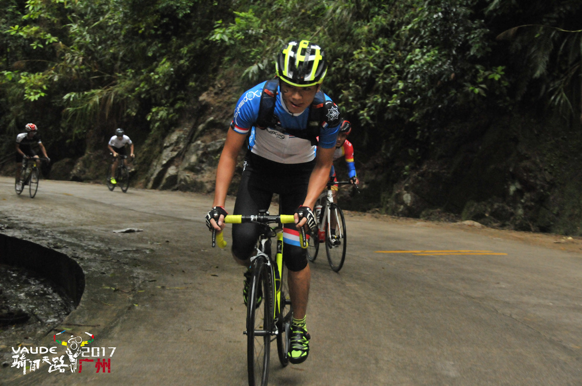 骑闯天路 骑闯天路