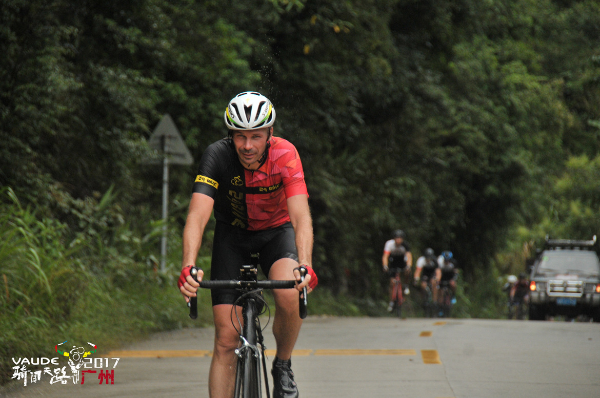 骑闯天路 骑闯天路