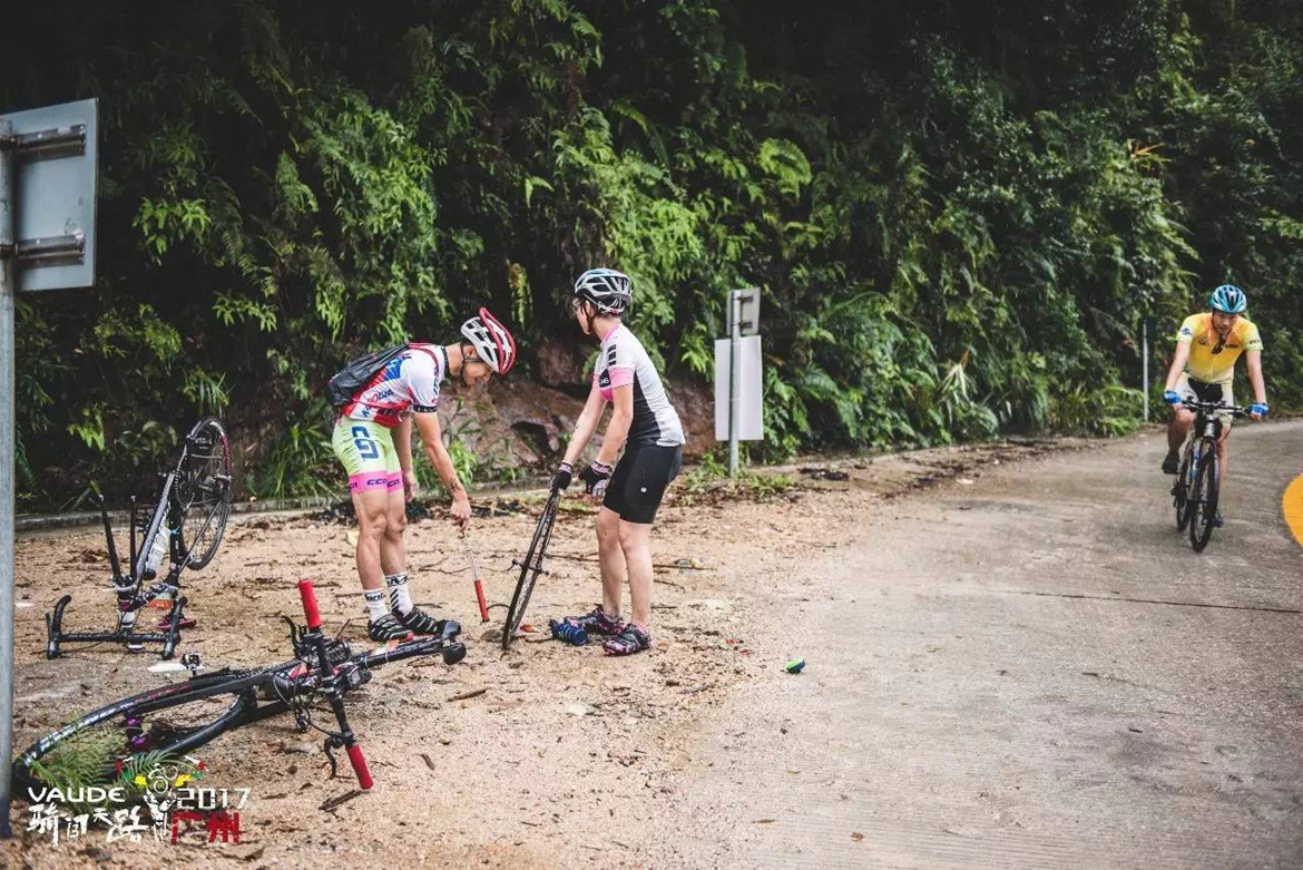骑闯天路 骑闯天路