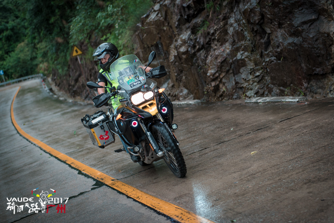 骑闯天路 骑闯天路