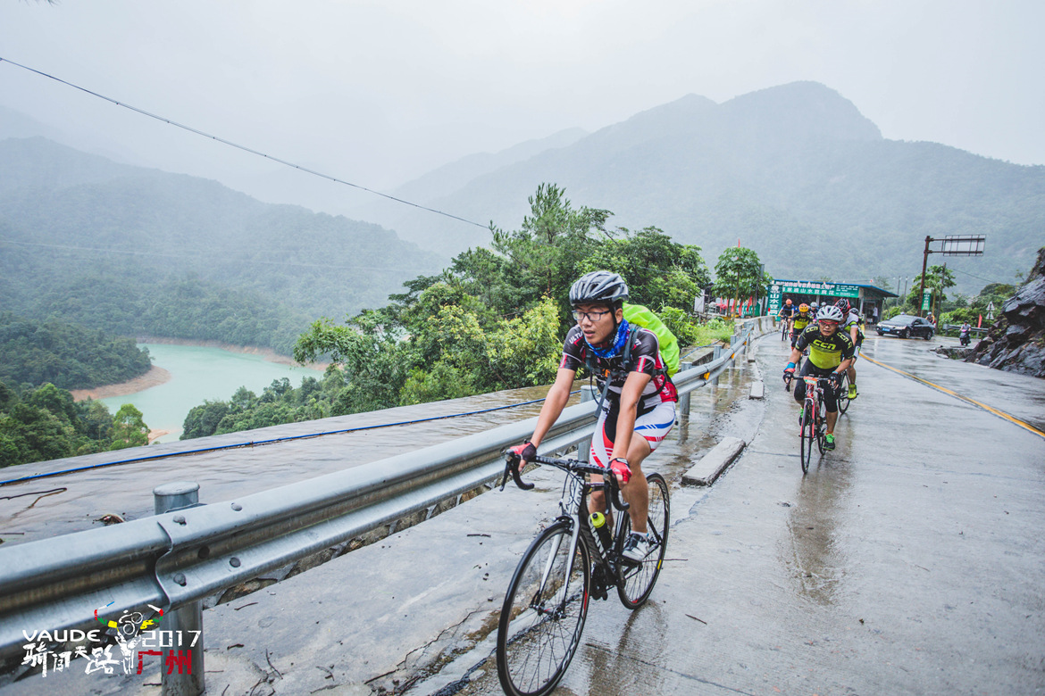 骑闯天路 骑闯天路