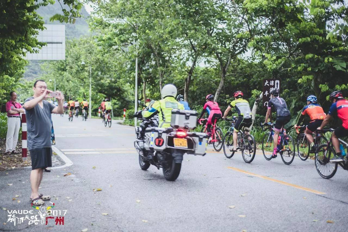 骑闯天路 骑闯天路