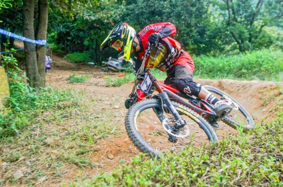 泉林亚洲DH,速降 泉林亚洲DH,速降