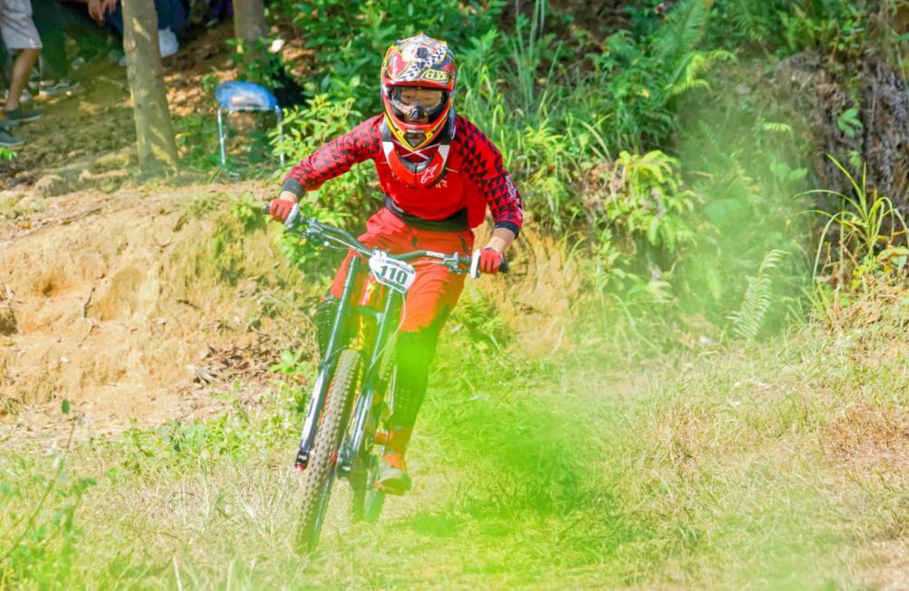 泉林亚洲DH,速降 泉林亚洲DH,速降