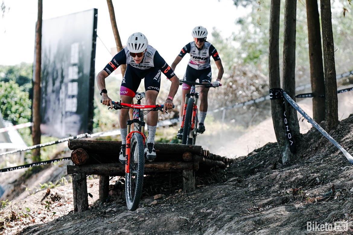 兩輪車迷節(jié)千里達(dá)山地車雙人競速賽