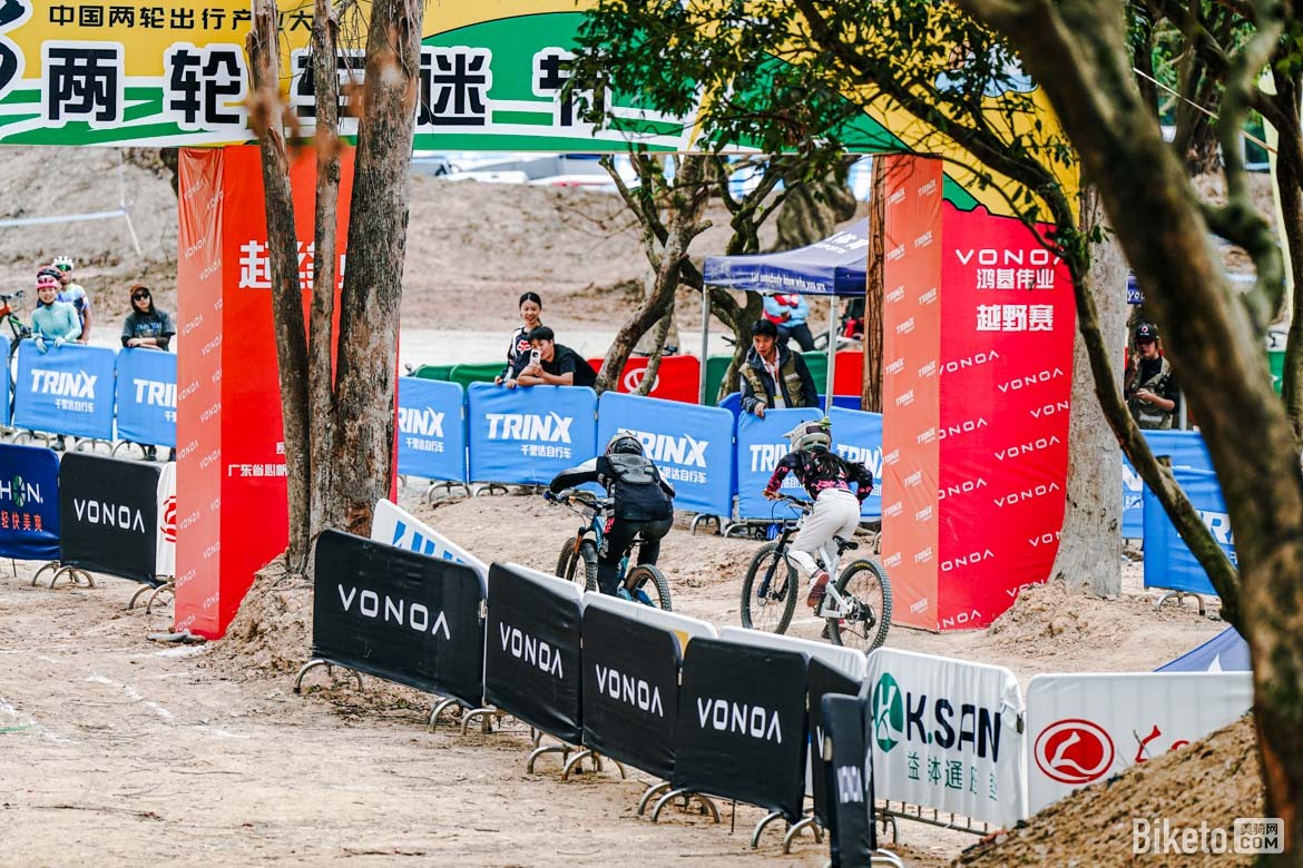 兩輪車迷節(jié)千里達(dá)山地車雙人競速賽