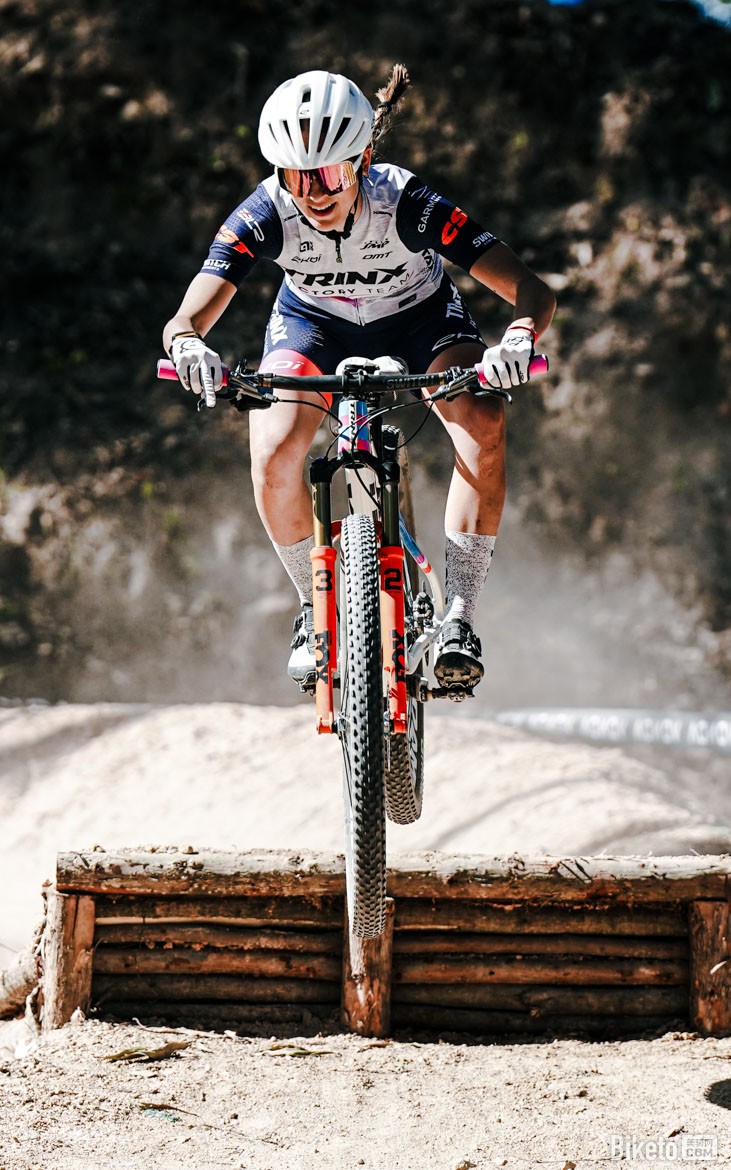 兩輪車迷節(jié)千里達(dá)山地車雙人競速賽