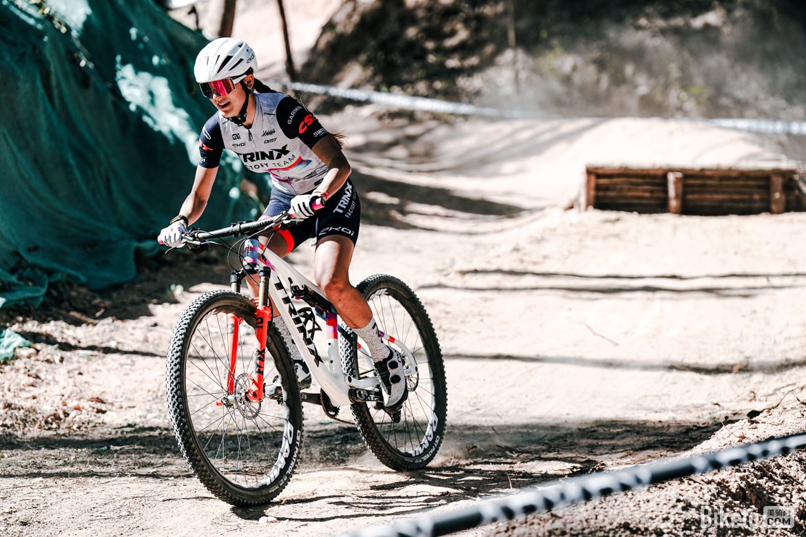 兩輪車迷節(jié)千里達(dá)山地車雙人競速賽