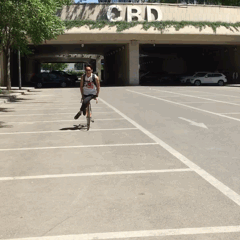 同事平常的骑车方式 同事平常的骑车方式