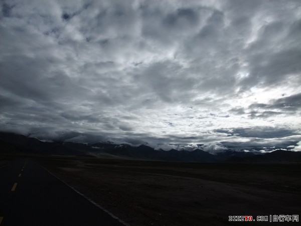 新藏线,中尼,珠峰骑行,单车旅行,末日的远征,西藏骑行,自行车旅行