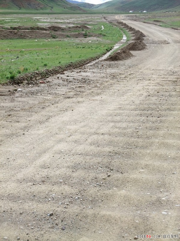 新藏线,中尼,珠峰骑行,单车旅行,末日的远征,西藏骑行,自行车旅行