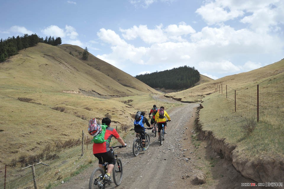 山地穿越骑行活动之AM穿越康乐草原