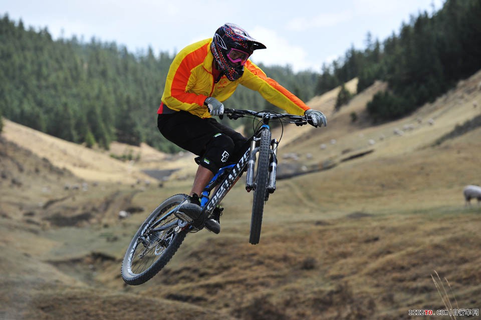 山地穿越骑行活动之AM穿越康乐草原