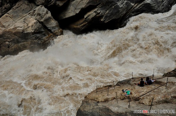 上虎跳,中虎跳,玉龙雪山,单车旅行