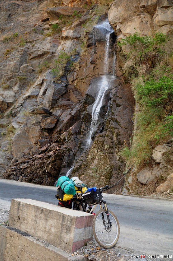上虎跳,中虎跳,玉龙雪山,单车旅行