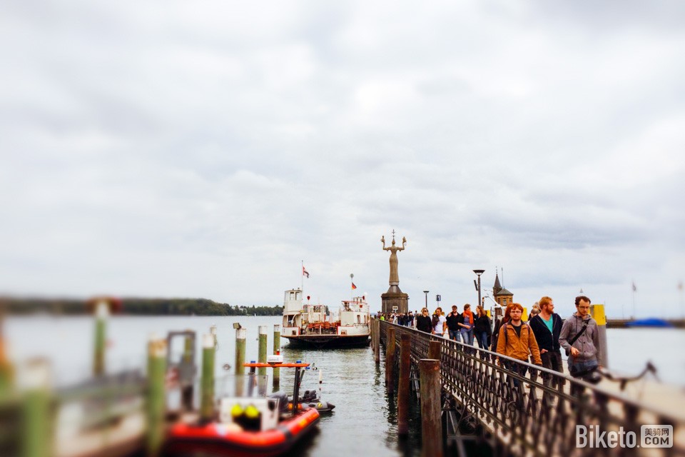 从Friedrichshafen坐船50分钟就可以到达康斯坦茨 从Friedrichshafen坐船50分钟就可以到达康斯坦茨