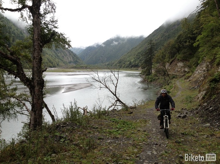 湖畔骑行2 湖畔骑行2