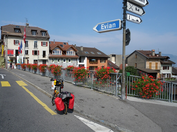 裸男骑游阿尔卑斯 裸男骑游阿尔卑斯