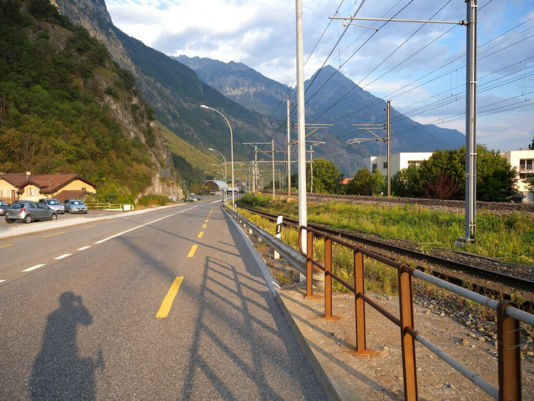 裸男骑游阿尔卑斯 裸男骑游阿尔卑斯