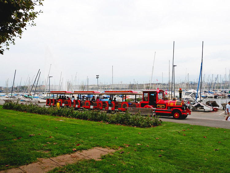 裸男骑游欧洲 裸男骑游欧洲