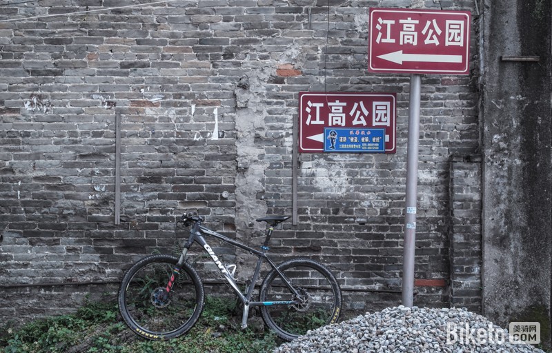 �����е���ʱ�� ��¥�Ͻֵ�����