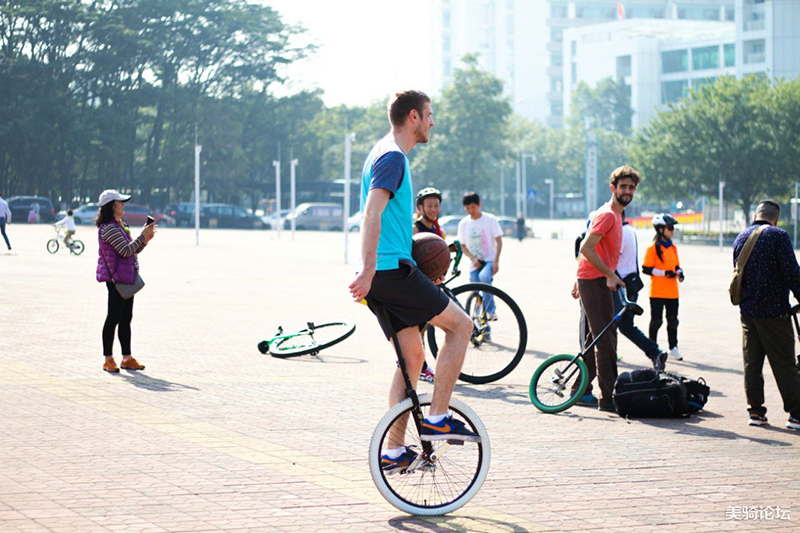 alex的篮球表演 alex的篮球表演