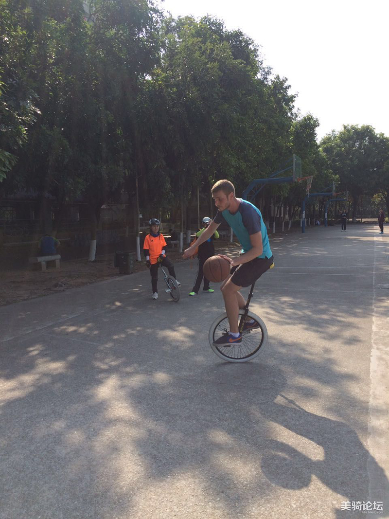 alex的篮球表演 alex的篮球表演