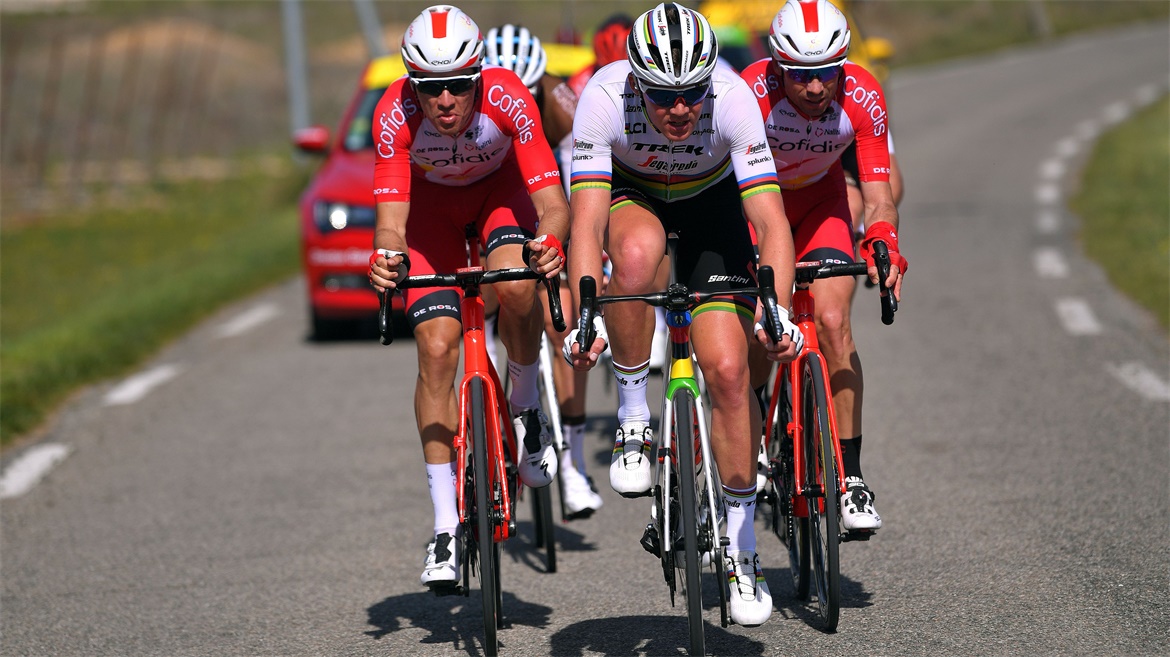 ����-��˹