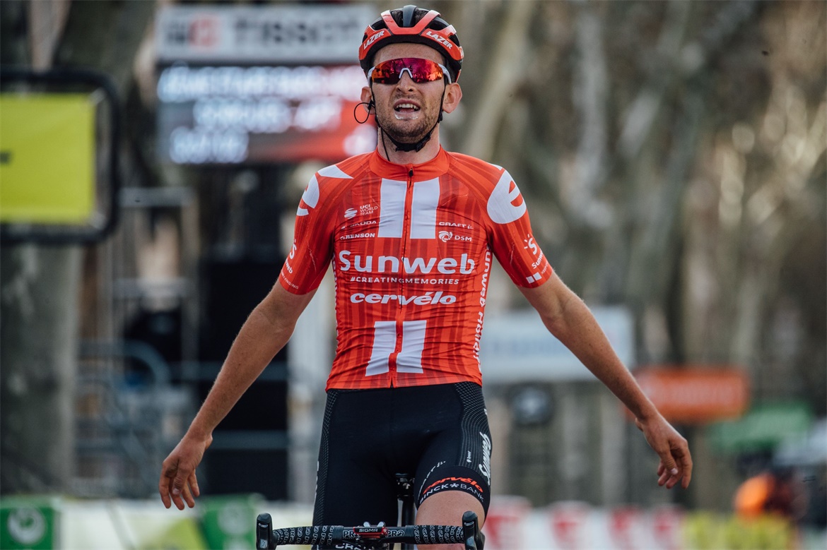 ����-��˹