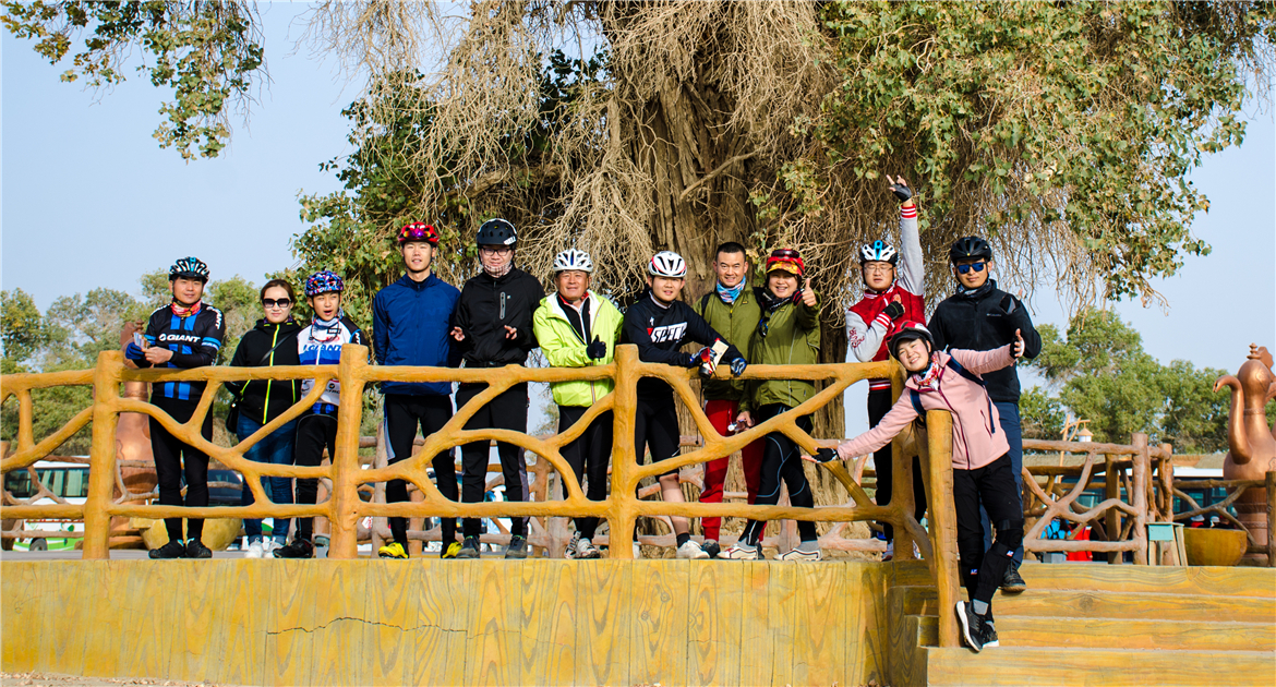 塔克拉玛干沙漠 塔克拉玛干沙漠