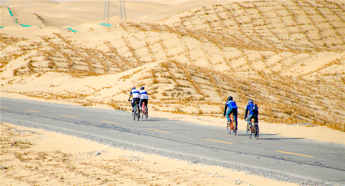 塔克拉玛干沙漠 塔克拉玛干沙漠