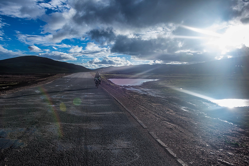 亚洲8条史诗级骑行路线,中国就贡献了两条|川藏