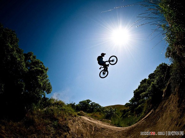 山地速降超炫图酷