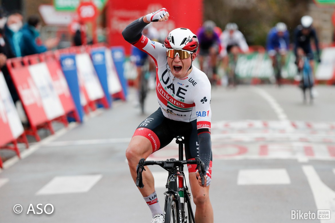 主车群在最后时刻抓回了突围集团,雅斯佩尔·菲利普森(阿联酋航空)