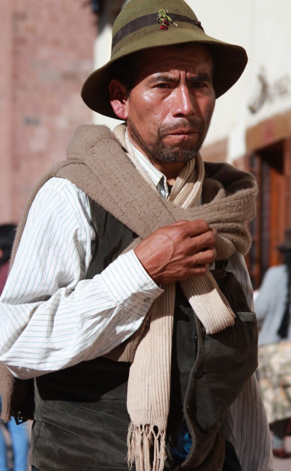 透过相片看人生百态秘鲁男人篇